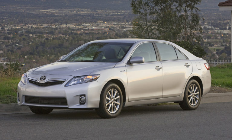 2011 Toyota Camry Hybrid Review