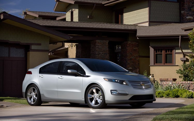 GM’s Volt: Electric Car Rivals Hybrid Prius