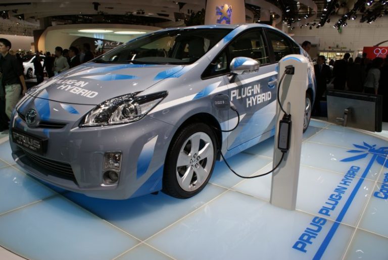 Why Buy a Hybrid Car? Green Cars on Hydrogen Fuel