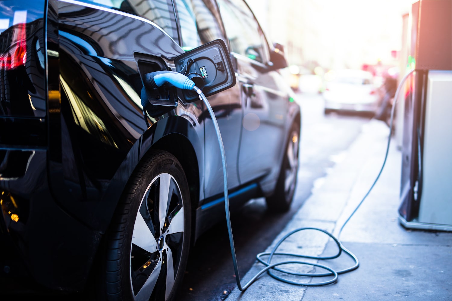 Electric Cars Pros and Cons - Should You Pull The Plug? - Hybrid Center